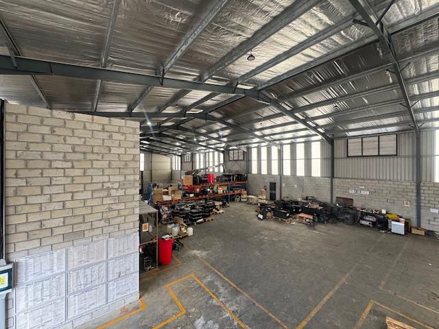 To Let Commercial Property for Rent in Cotswold Eastern Cape